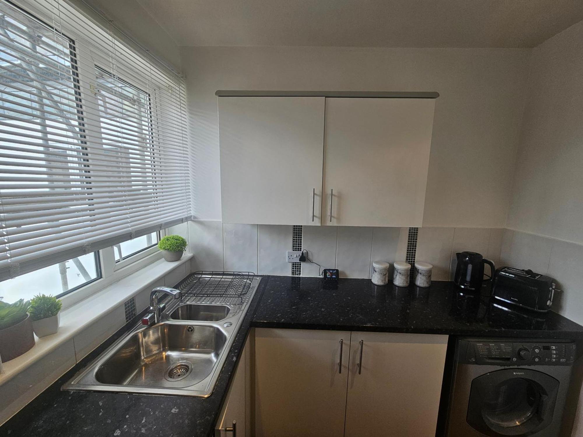 St Albans City Stays - Near Luton Airport - St Albans Abbey & City Train Station - Close To London- Harry Potter World - The Odyssey Cinema - Abbey Cathedral- Contractors I Business I Leisure- Sleeps Upto 6 People Ngoại thất bức ảnh